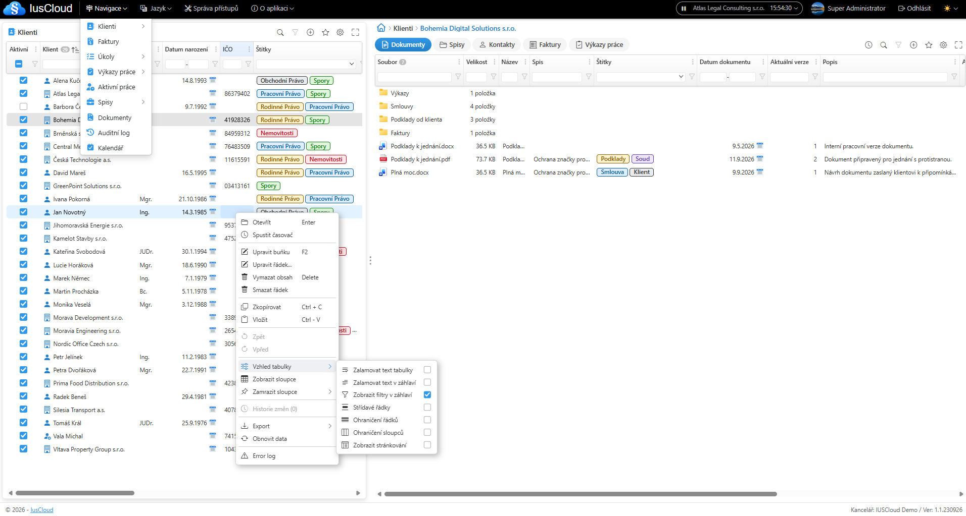 Screenshot of the IusCloud application showing clients, documents and navigation